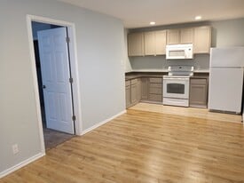 Building Photo - 513 Wolf St