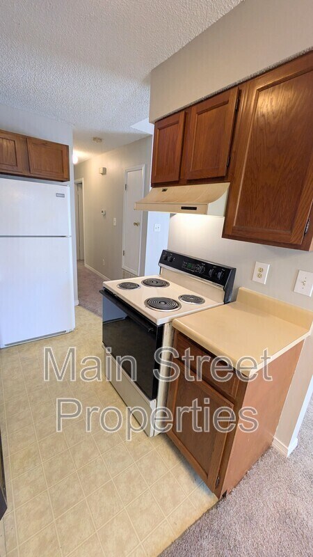 Building Photo - 9345 Chisholm Rd