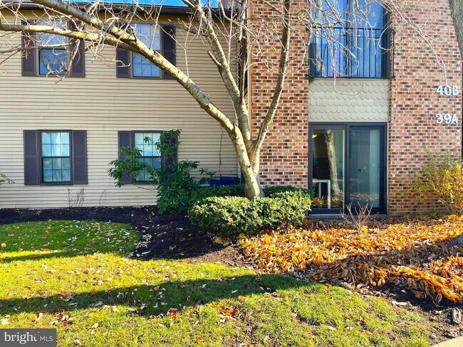 Building Photo - 39A Sumac Ct