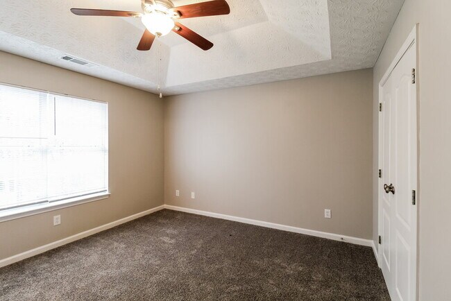 Building Photo - 105 Cypress Dr