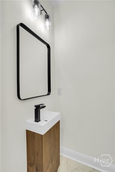 Building Photo - 773 E Duffy St