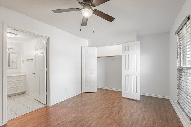 Building Photo - 2118 Avenue M