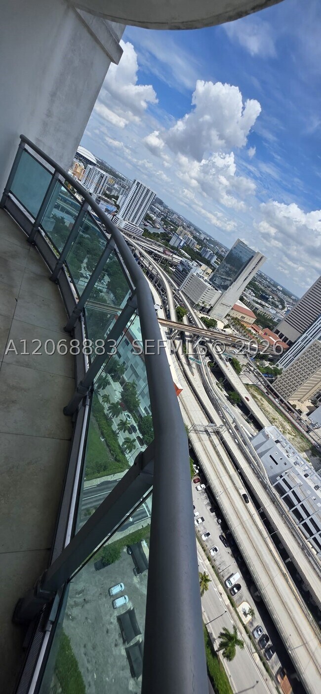 Building Photo - 350 S Miami Ave