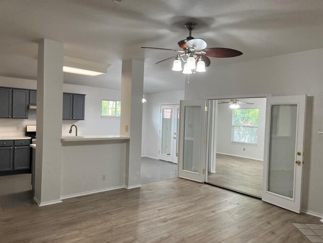 Building Photo - 9628 Dalewood Dr