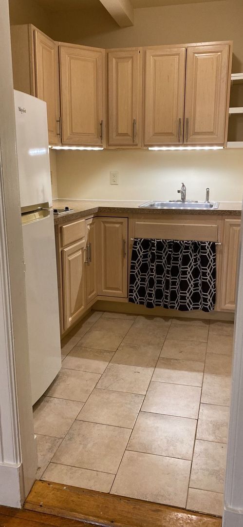 Building Photo - 31 Orchard St