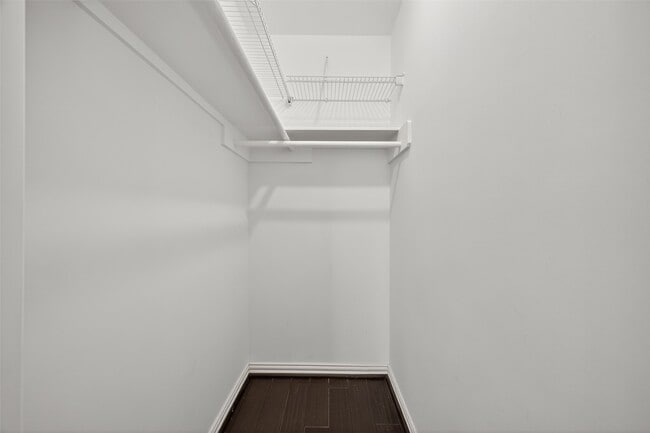 Building Photo - 1127 W 24th St