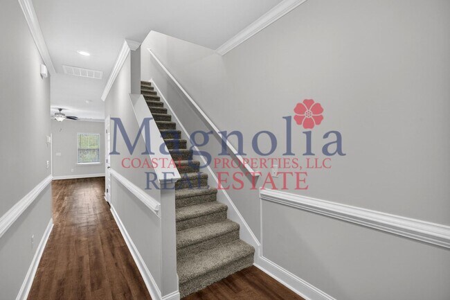 Building Photo - 3 Bedroom 2.5 Bathroom Townhome in Richmond Hill, GA