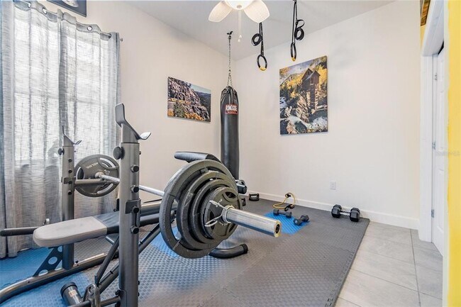 Building Photo - 5547 Del Coronado Dr