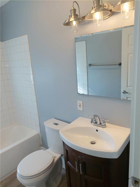 Building Photo - 23 E 36th St