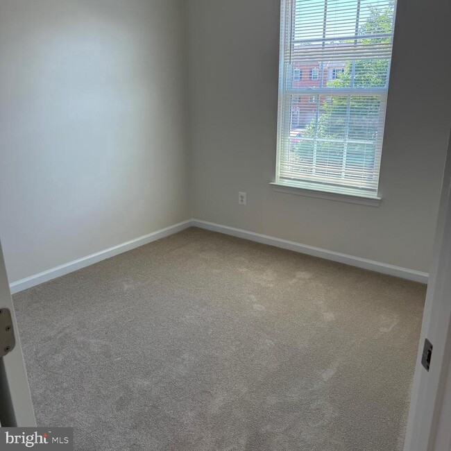 Building Photo - 22851 Chestnut Oak Terrace