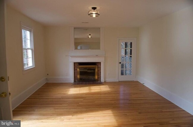 Building Photo - 906 Litchfield Rd
