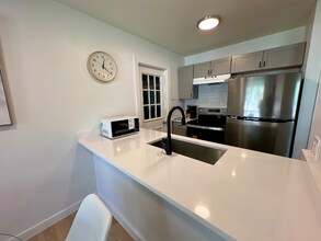 Building Photo - 10111 Golden Meadow Dr