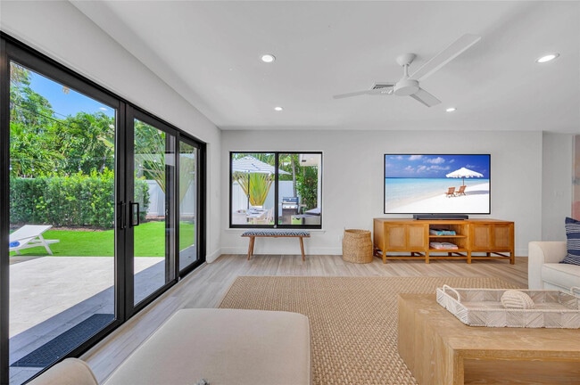 Building Photo - 2205 SE 19th St