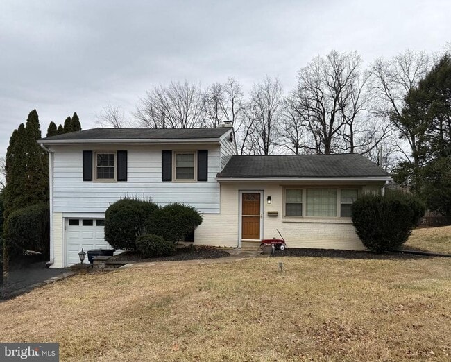 Building Photo - 21 W Golf Club Ln