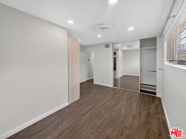 Building Photo - 16746 Tupper St