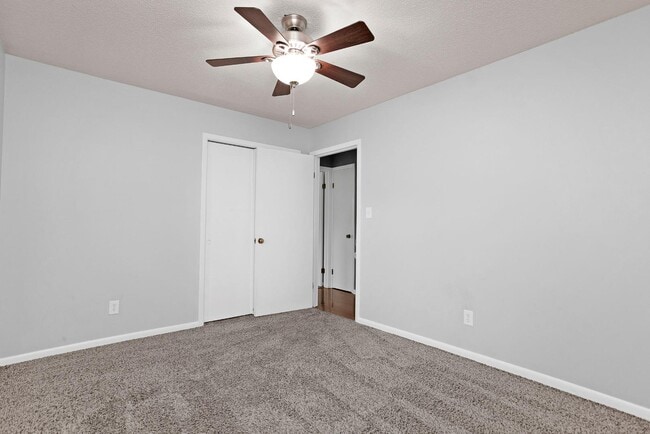 Building Photo - 705 Bon Aire Dr