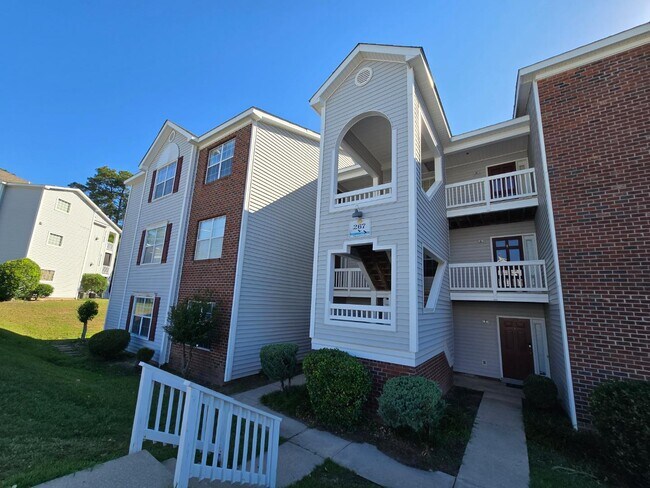 Building Photo - 267 Waterdown Dr