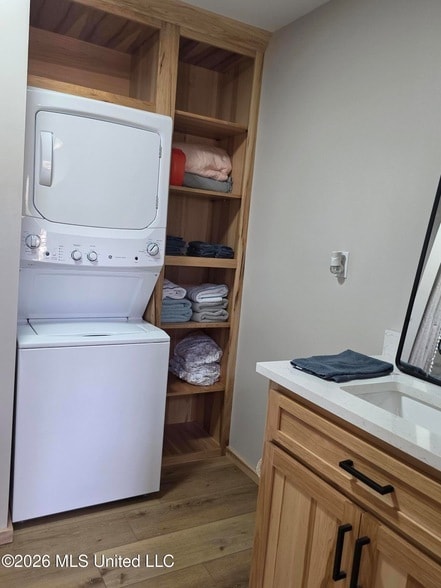 Building Photo - 1160 Cottonwood Dr