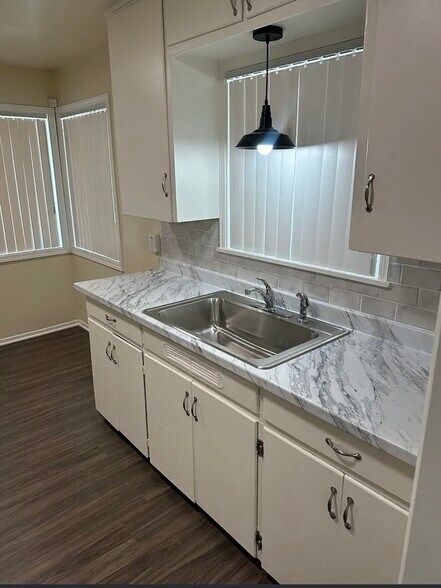 Building Photo - 1321 Turquoise Ave