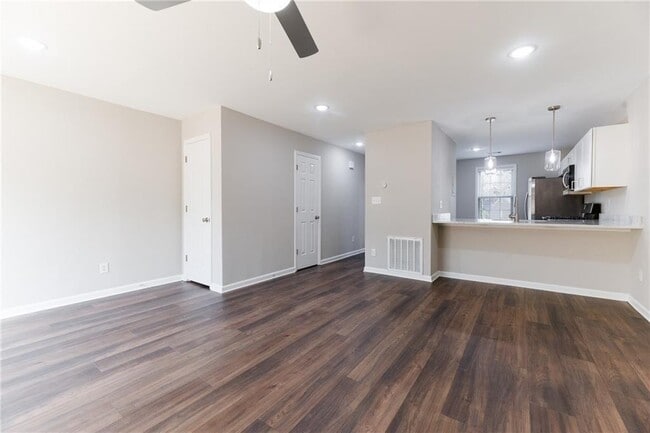 Building Photo - 547 Harbor Lake Ct