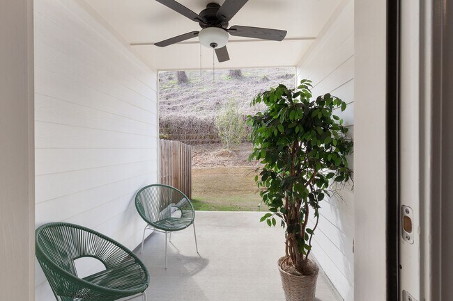 Building Photo - Newly Constructed 3bd/3.5ba w/ Gym, Min From Airport and Downtown Hapeville!