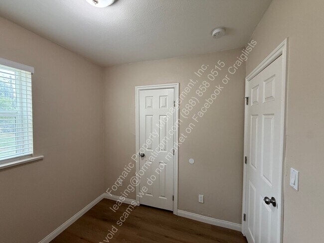 Building Photo - 11771 Hazeldell Dr