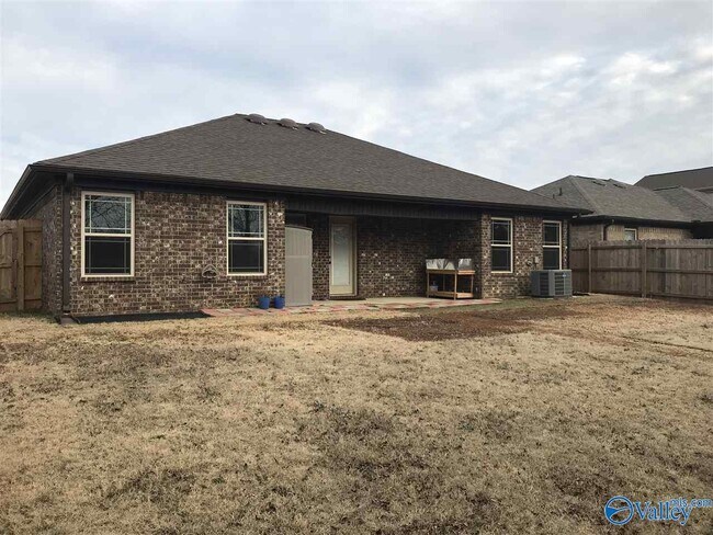 Building Photo - 112 Beaver Brook Pl