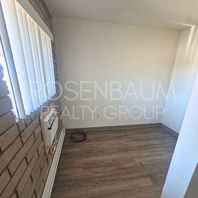 Building Photo - Cute and cozy 1-bedroom, 1-bath upstairs a...