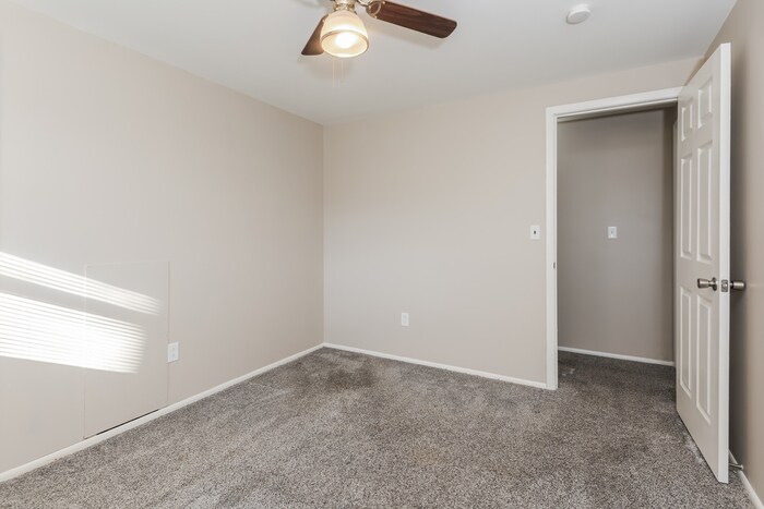 Building Photo - 8630 Meadowlark Dr