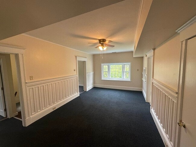 Building Photo - 3027 Brown Ave