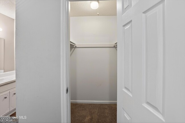 Building Photo - 3016 Mistletoe Ave