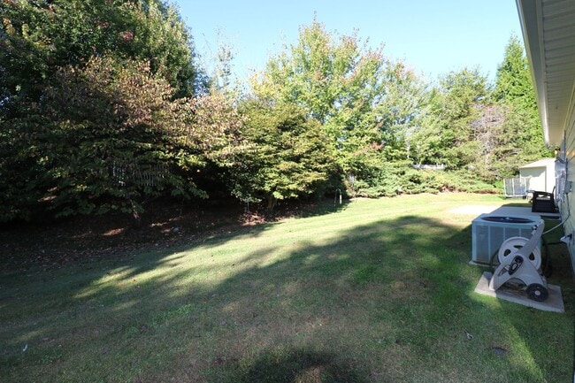 Building Photo - 128 Dover Dr
