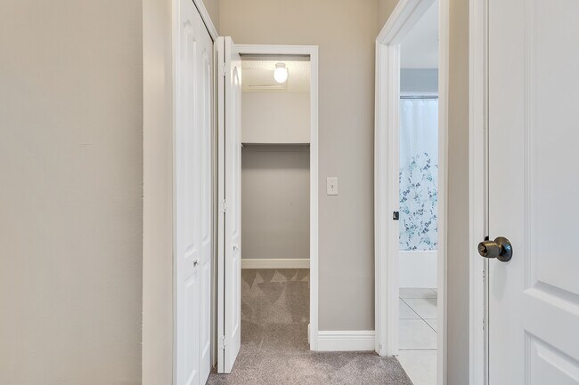 Building Photo - 1901 Indian River Blvd