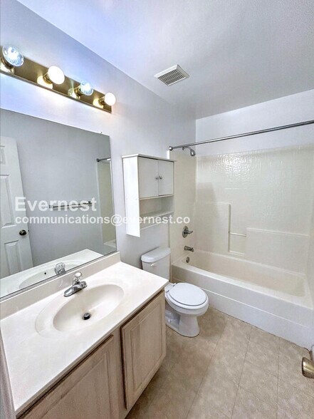 Building Photo - 2703 Westgate Cir