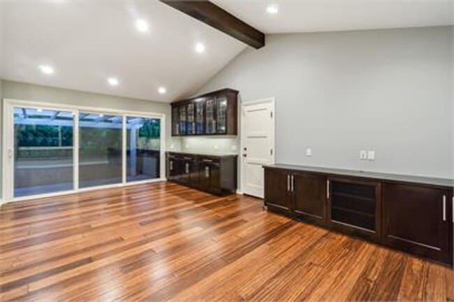 Building Photo - Large 5 bed Masterpiece Home with Back Bay...