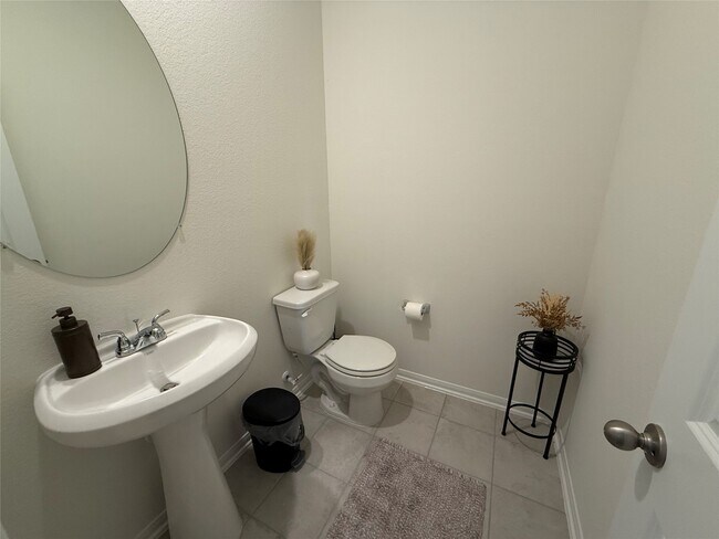 Building Photo - 527 Baobab Wy