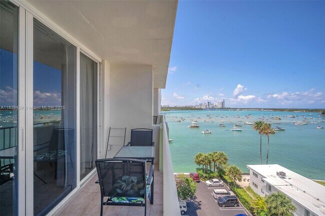 Building Photo - 10350 W Bay Harbor Dr