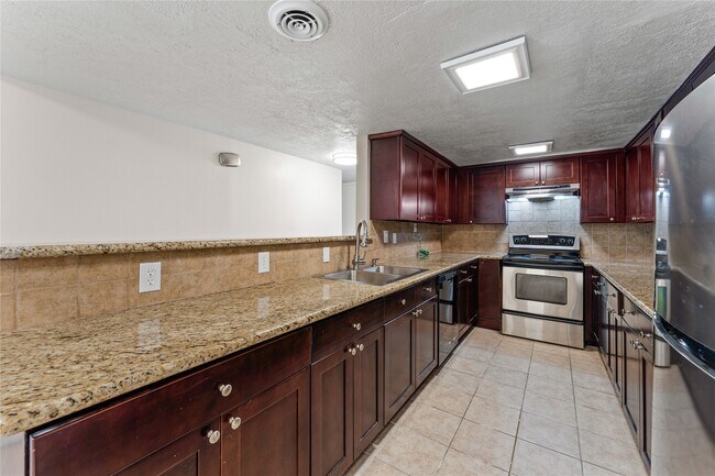 Building Photo - 12633 Memorial Dr
