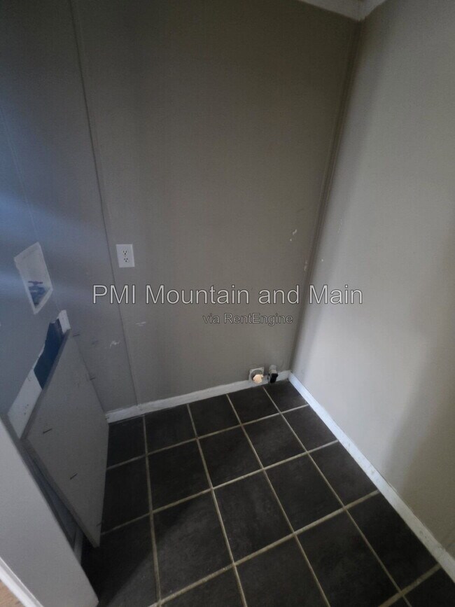 Building Photo - 34 Misty Mountain Way