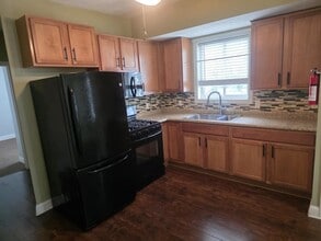 Building Photo - 48 Covell St