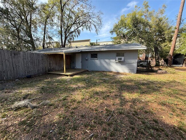 Building Photo - 3801 SW 17th Pl