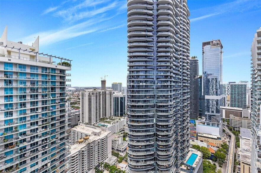 Building Photo - 1080 Brickell Ave