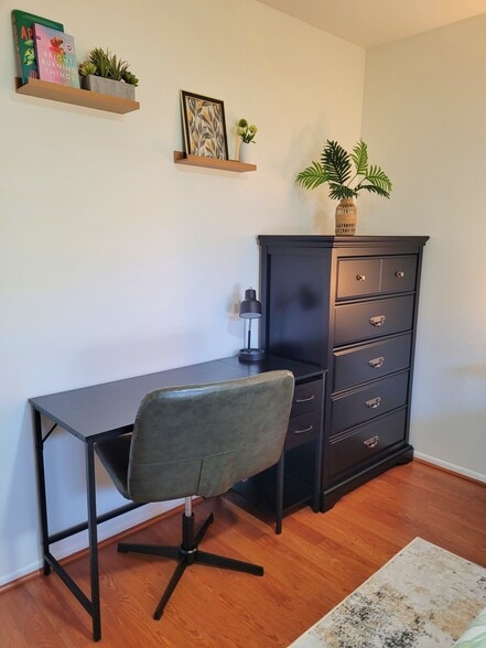 Building Photo - 1911 Tarpon Ct