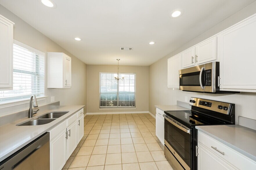 Building Photo - 6417 Longmont Trail