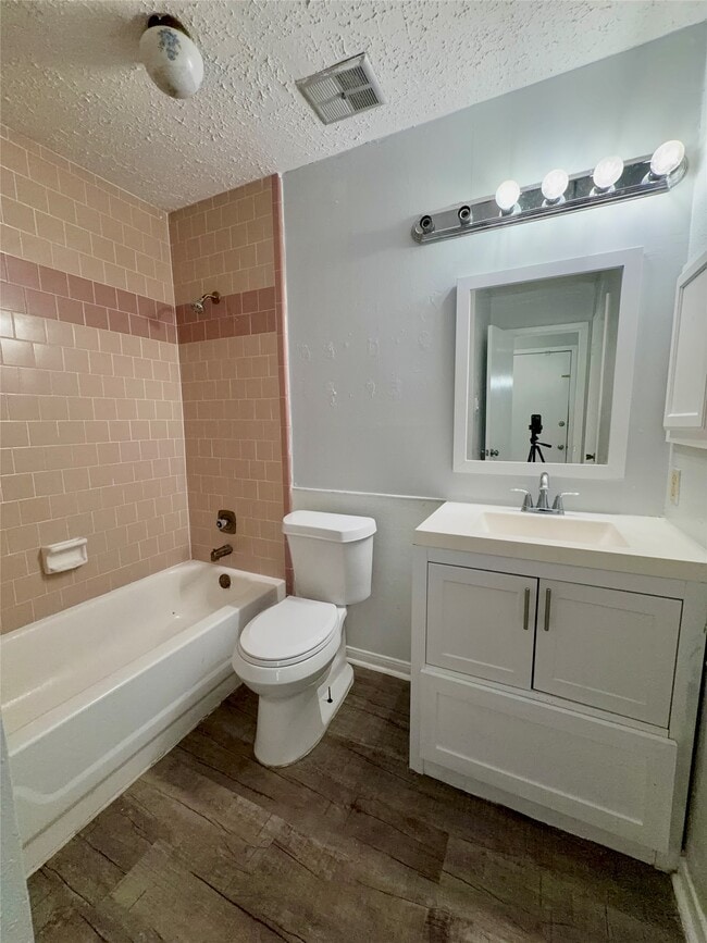 Building Photo - 7111 Golden Dale Ct