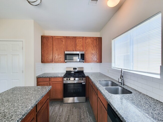 Building Photo - 21818 Grassy Hill Ln