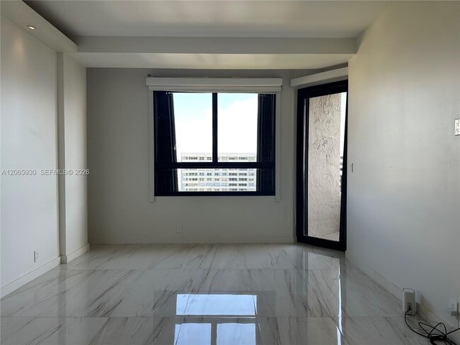 Building Photo - 251 Crandon Blvd