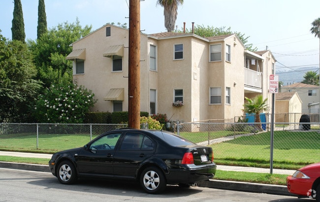 Primary Photo - 1748-1754 Scott Rd