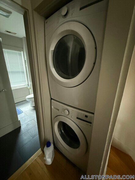 Building Photo - 23 Greylock Rd