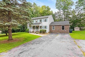 Building Photo - 56 Morellen Ln